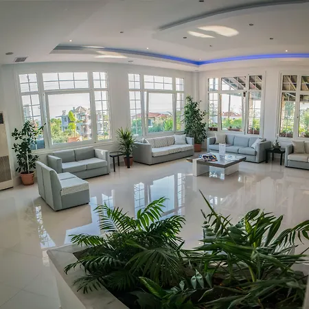 Halkidiki Palace 4* ポリフロノ