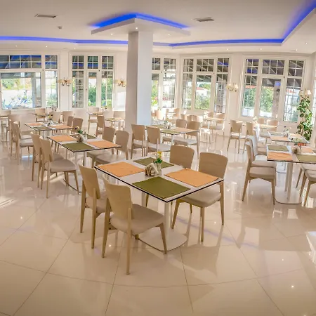 Halkidiki Palace ホテル ポリフロノ