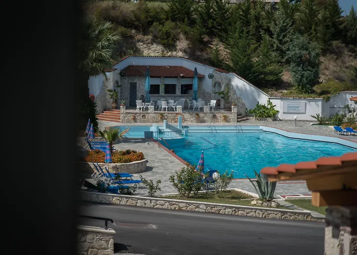 Halkidiki Palace فندق 4*