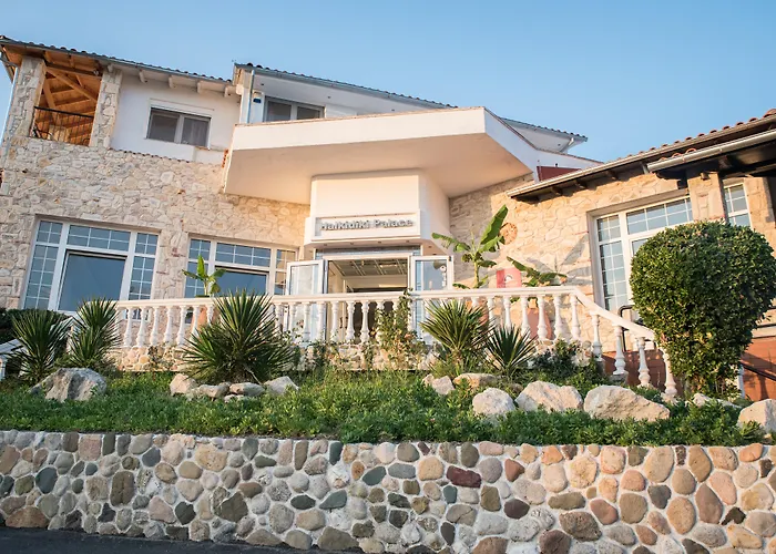 Halkidiki Palace بوليخرونو