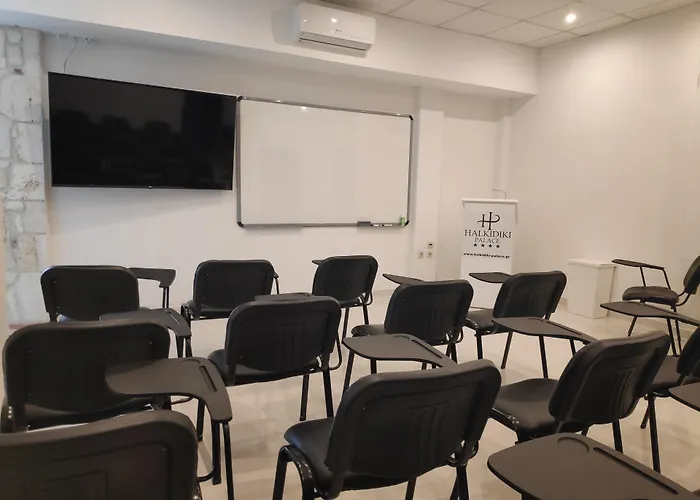 Halkidiki Palace 4* بوليخرونو