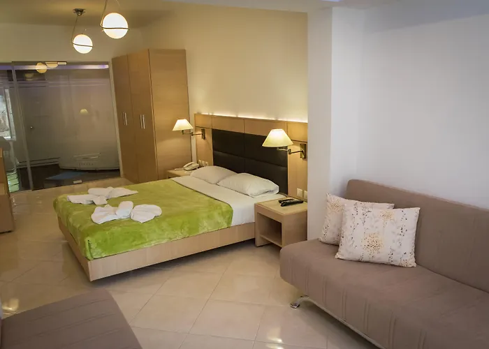 Halkidiki Palace فندق بوليخرونو